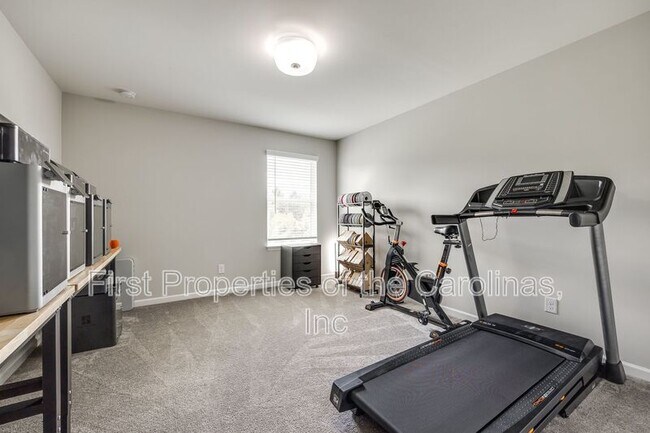 Building Photo - 7545 Hartsfield Dr