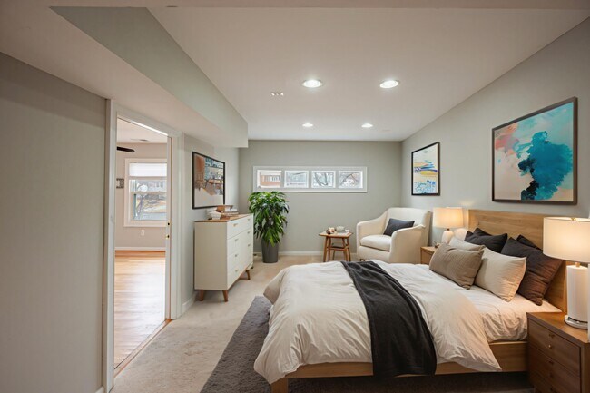 Building Photo - 5806 Flanders St