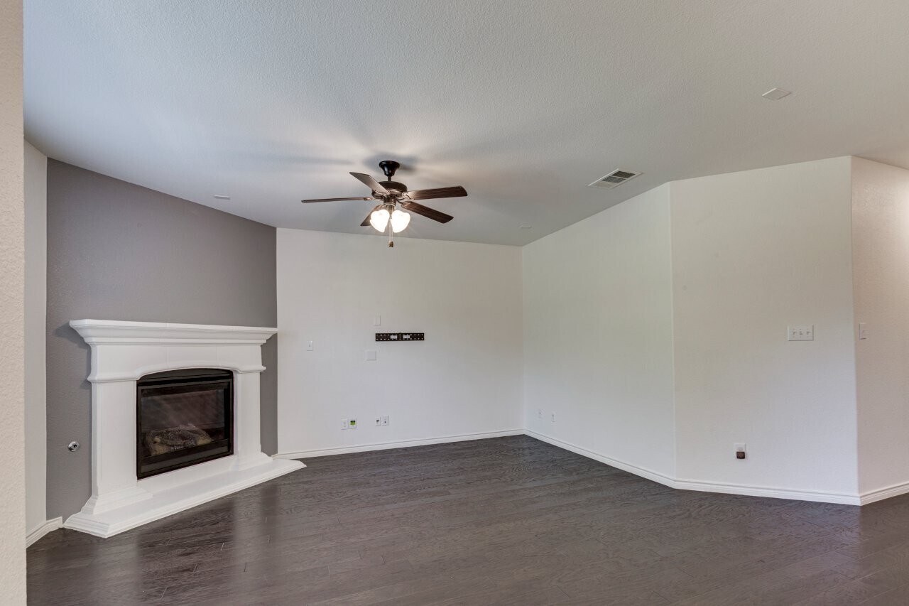 Building Photo - 3022 Maverick Dr