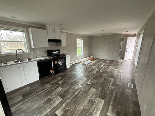 Building Photo - Charming 2-Bed, 2-Bath Mobile Home Retreat in Seneca!