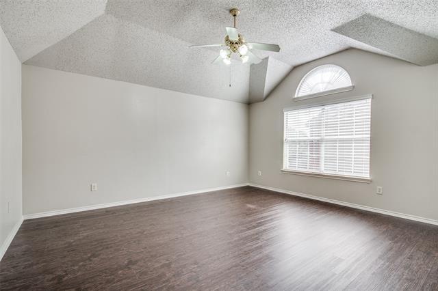 Building Photo - 1520 Eaglepoint Dr