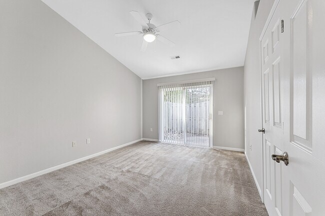 Building Photo - 831 Shadow Ln