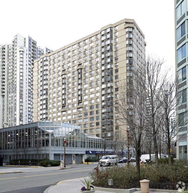 Building Photo - Waterside Square South