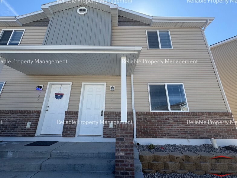 Building Photo - 2015 Lawrence Ln