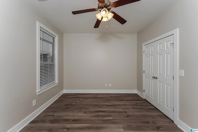 Building Photo - 6025 Kelly Creek Cir