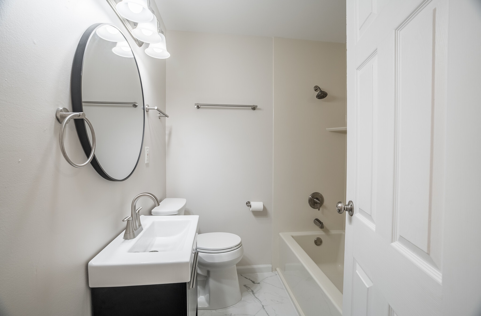 Building Photo - 405 Joellen Pl