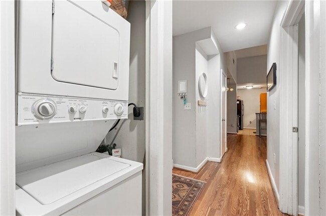 Building Photo - 1031 State St NW