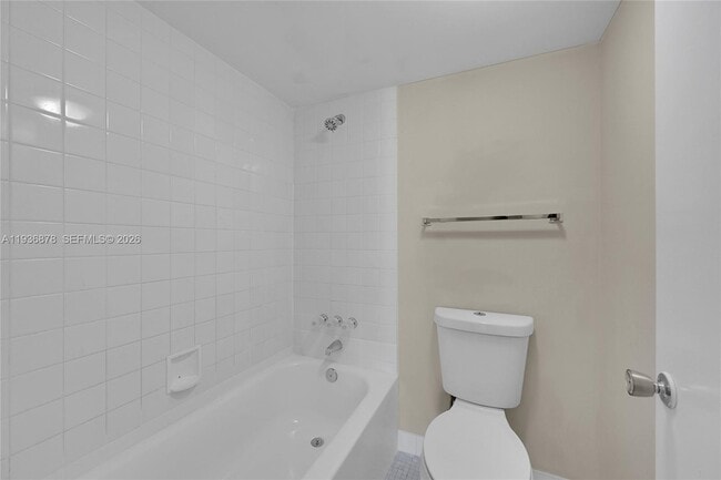 Building Photo - 1100 NW 87th Ave