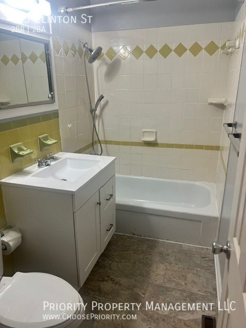 Building Photo - 105 Clinton St