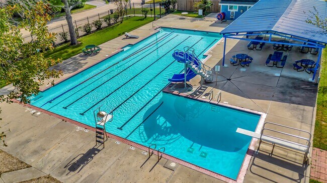 Building Photo - 847 Carlingford Ln