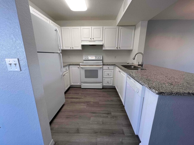 Building Photo - 8298 Key Royal Ln