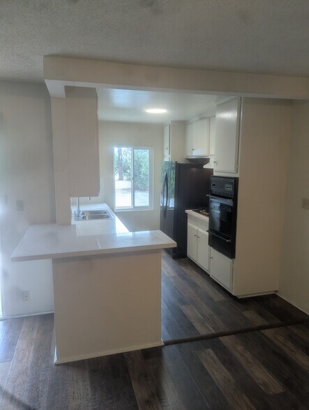 Kitchen - 1311 Lyndon St