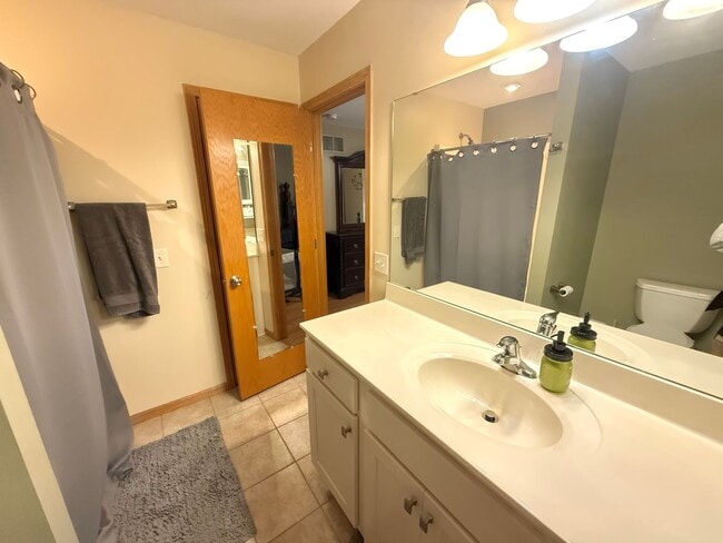 Building Photo - 331 Brookestone Dr SE