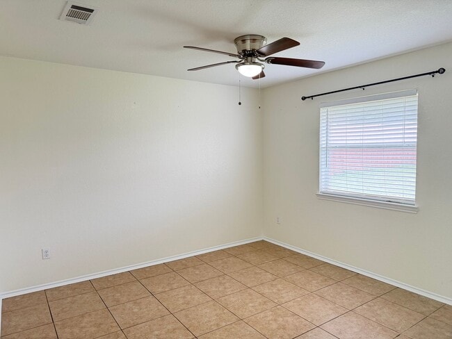 Building Photo - 2602 BigLeaf Dr...  LONGHORN PROPERTIES... 254-526-0382
