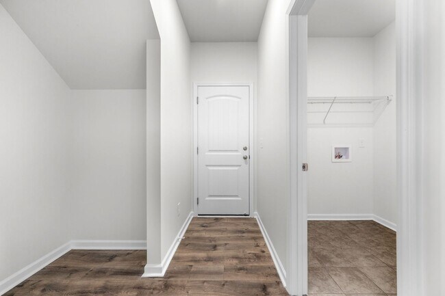 Building Photo - 1011 Alta Vis Ln