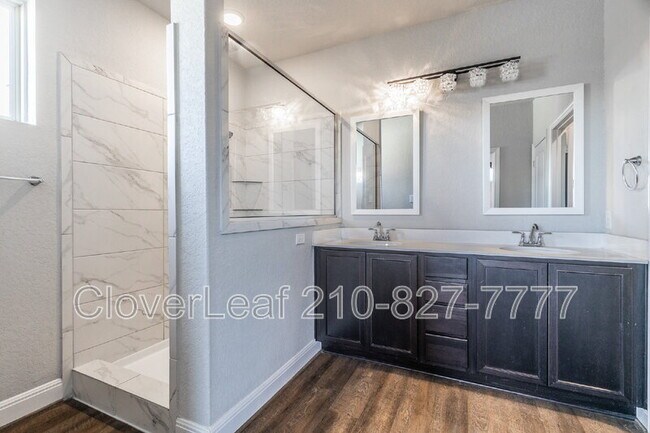 Building Photo - 5530 Pin Pt