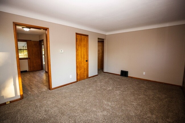 Building Photo - Beautifully remodeled two bedroom home for rent. Central A/C, updated kitchen an bathroom, new fl...