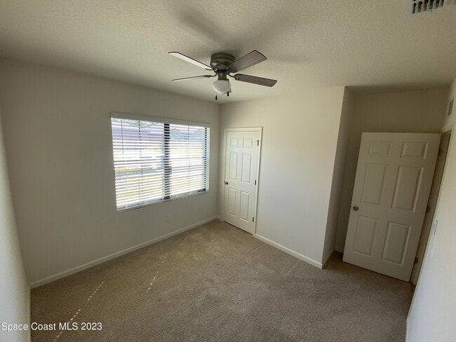 Building Photo - 510 Old Country SE Rd