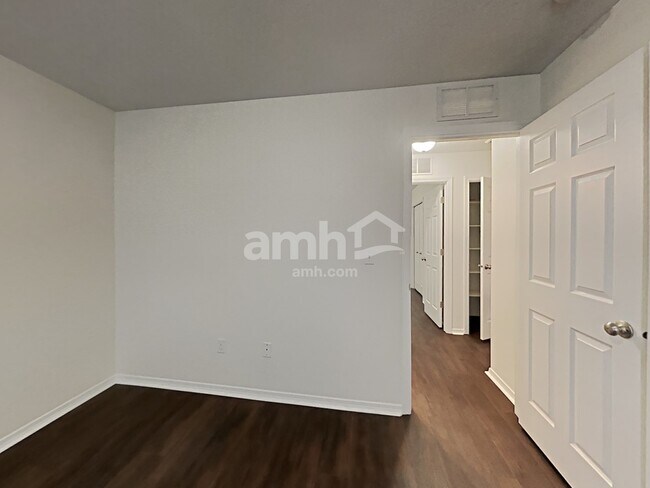 Building Photo - 4541 N Elsinore Ave