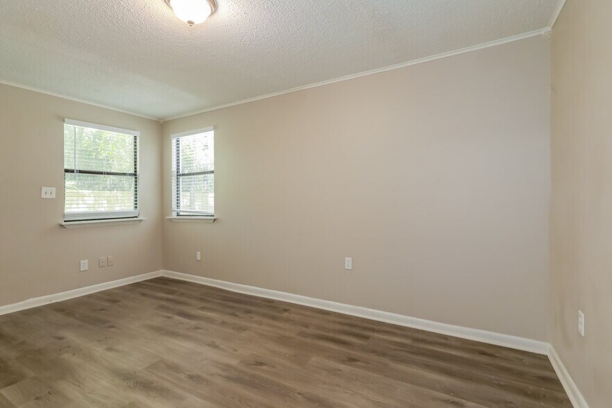Building Photo - 6847 Coralberry Ln