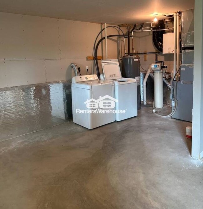 Building Photo - Beautiful Home, Great Location