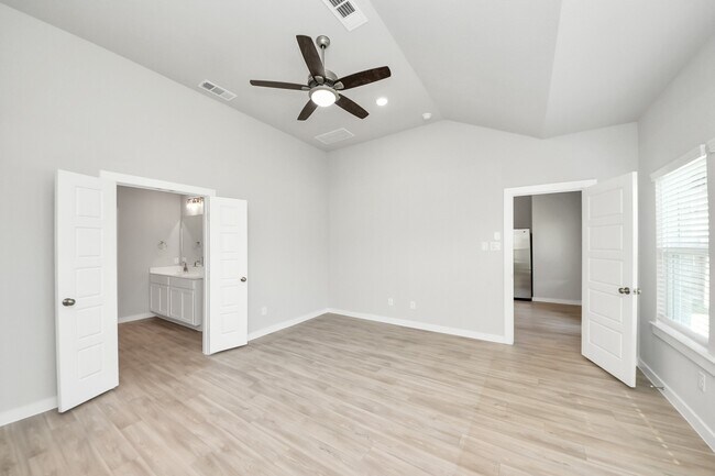 Building Photo - 21650 Wave Holw Dr