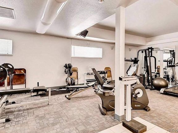 Amenities - Fitness Center - 3470 S Poplar St