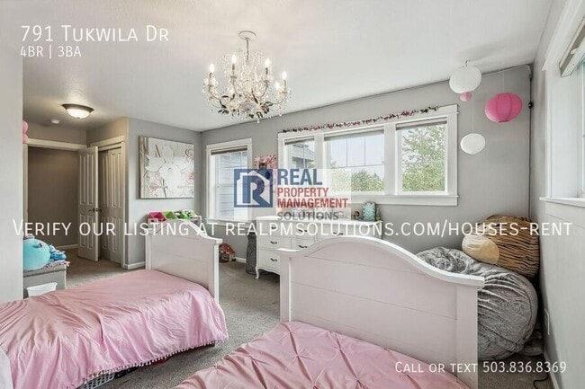 Building Photo - 791 Tukwila Dr