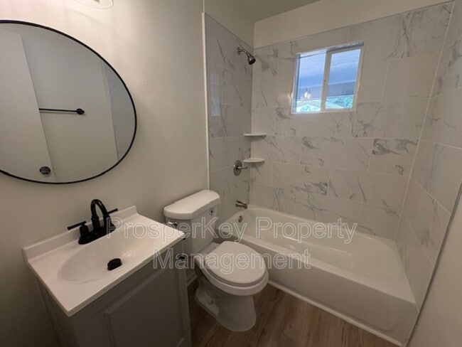 Building Photo - 2236 Danbury Dr