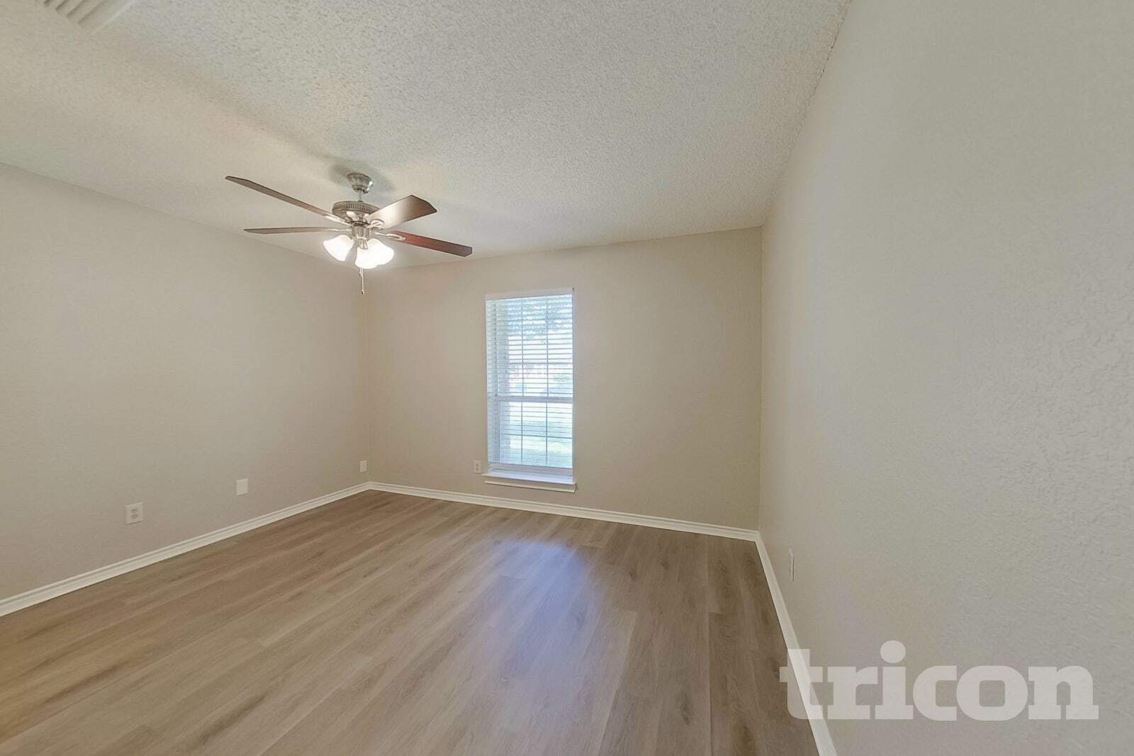 Building Photo - 1402 Baker Dr