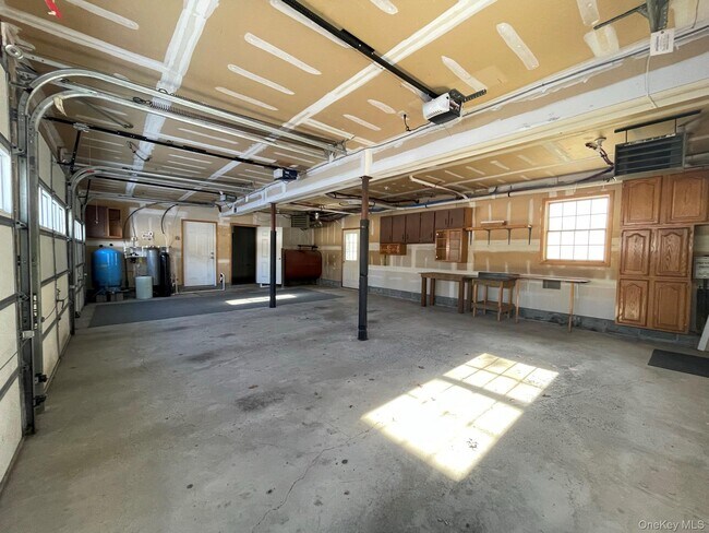 Building Photo - 1055 Bruynswick Rd