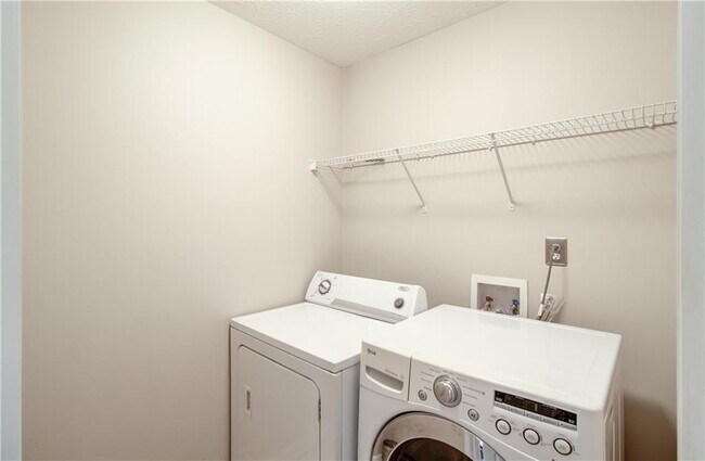 Building Photo - 2230 Hawks Bluff Trail NW