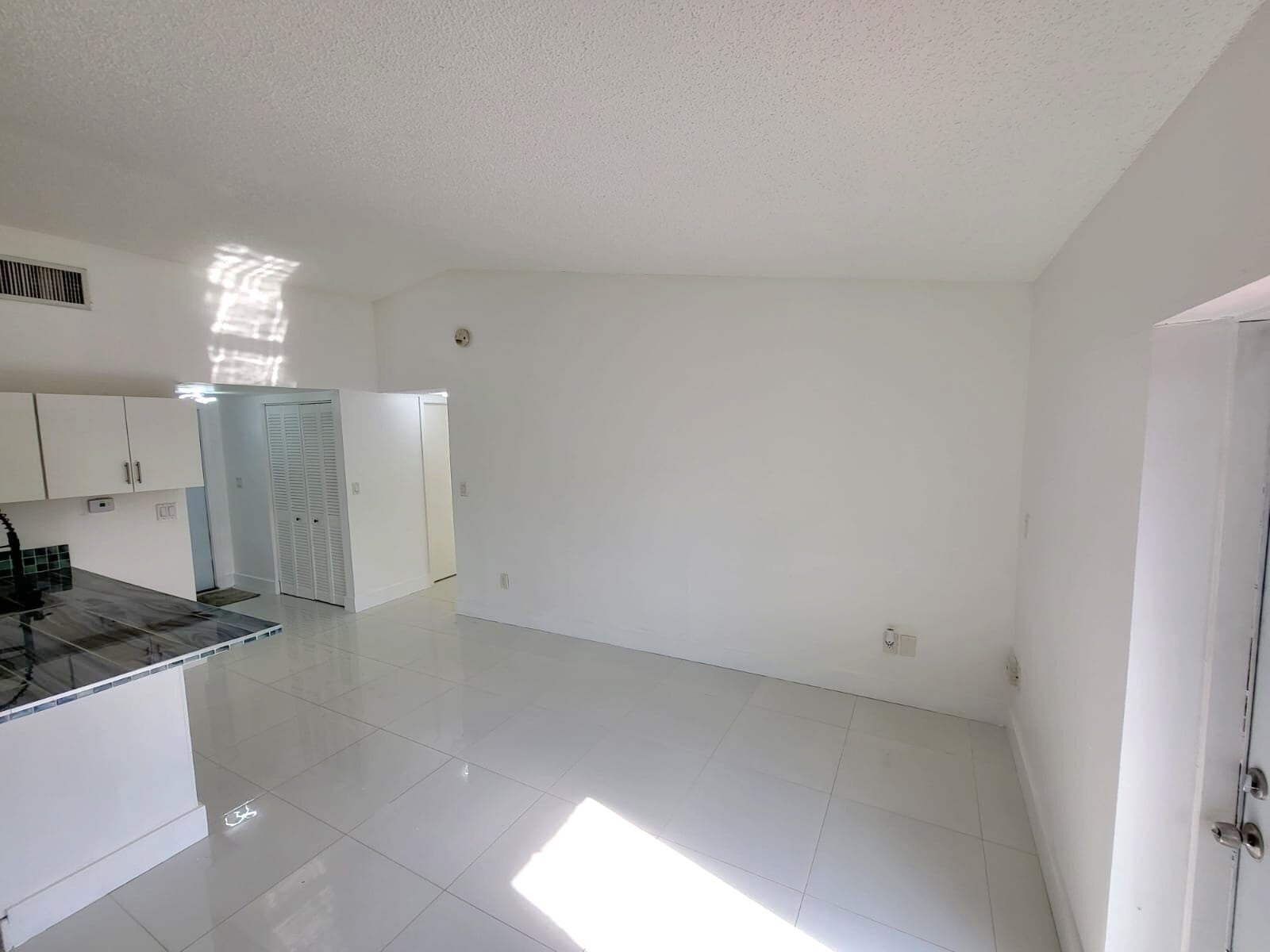 Building Photo - 10345 SW 209th Ln