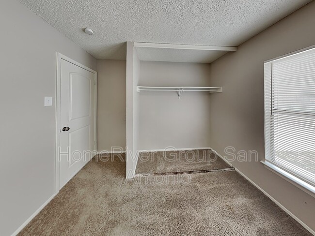 Building Photo - 9739 Hidden Brook