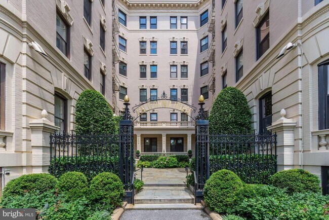 Building Photo - 2153 California St NW