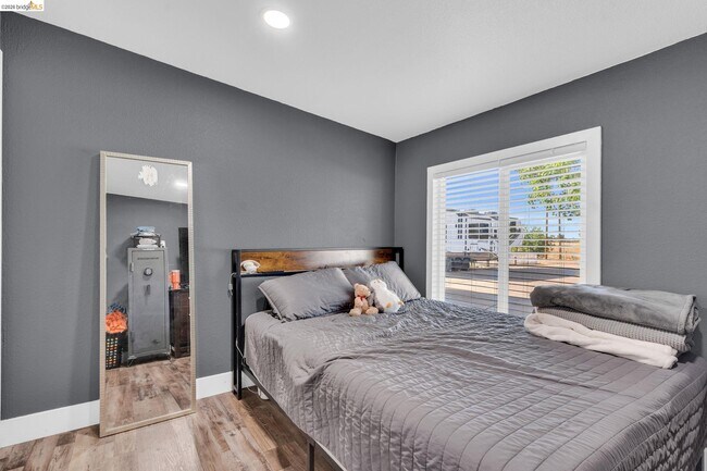 Building Photo - 59 Old Stagecoach Rd