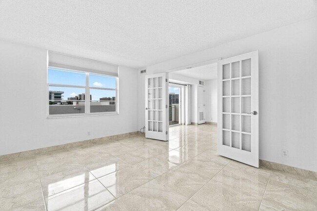 Building Photo - 4511 S Ocean Blvd