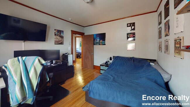 Building Photo - 60-62 Pinkert St