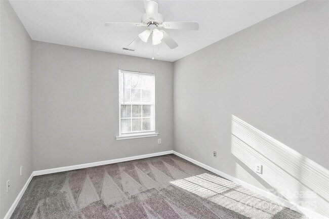 Building Photo - 2138 Winthrop Chase Dr