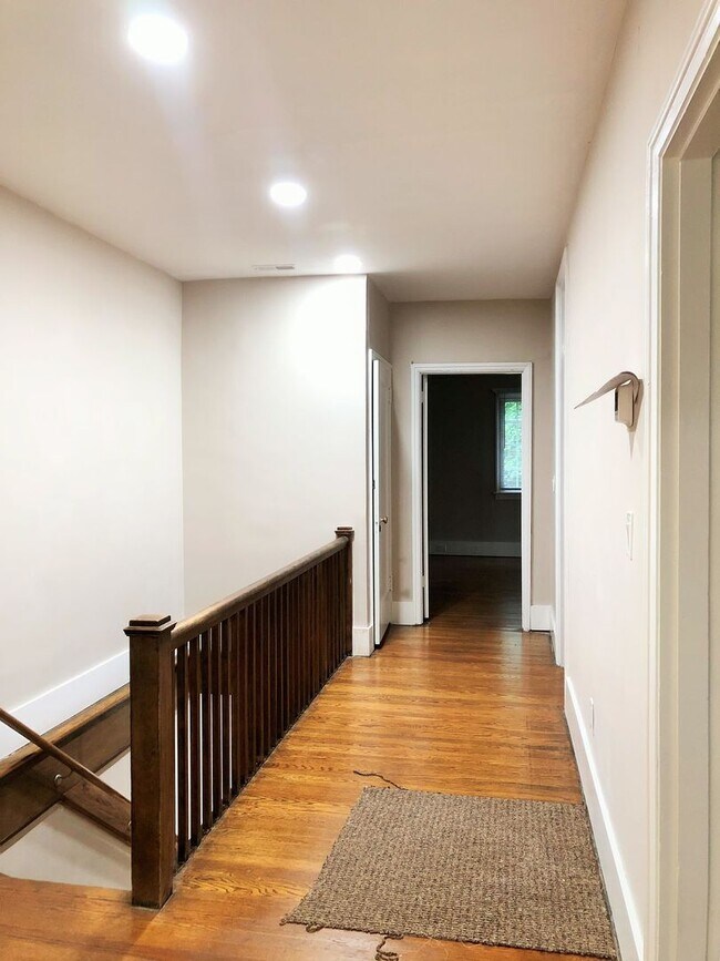 Building Photo - 4039 Kingston Pike