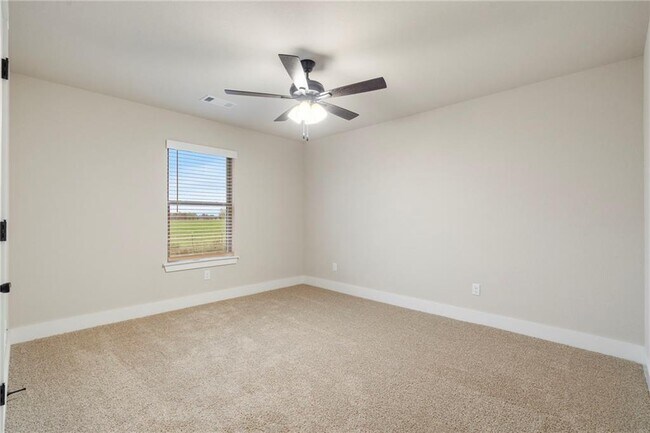 Building Photo - 7303 SW Basswood Ave