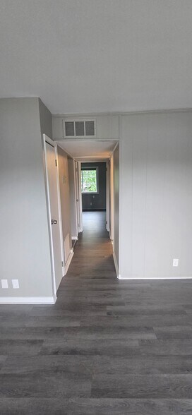 Building Photo - 1805 Oxford Cir