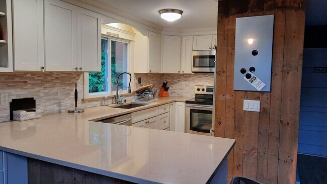Building Photo - 157 Slalom Ln