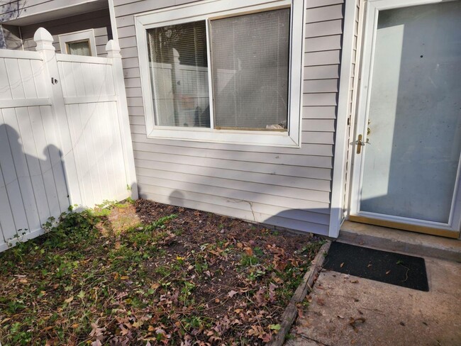 Building Photo - Townhome in Midtown Raleigh