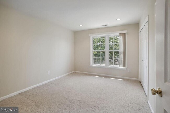 Building Photo - 11427 Potomac Oaks Dr