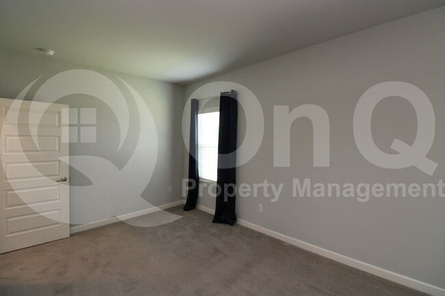 Building Photo - 11561 W Tom Henry Way