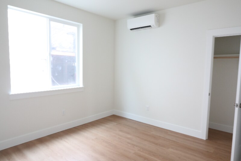 Building Photo - 12917 SE Ridgecrest Rd