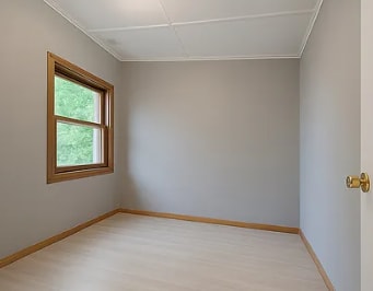 Building Photo - 623 5th Ave