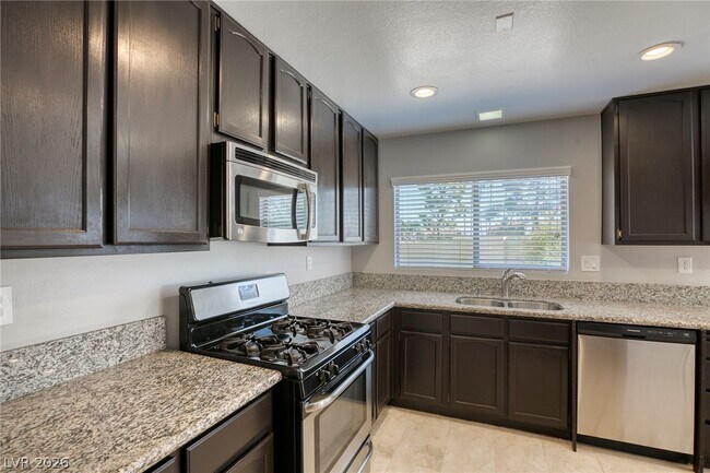 Building Photo - 2358 Belvedere Dr