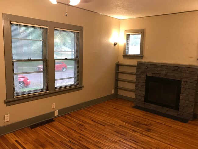 Building Photo - Updated Unique Charming Home! Next to Augu...